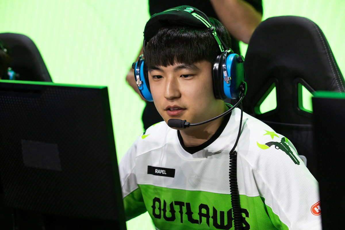 Rapel playing on stage for the Outlaws in 2020