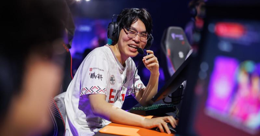 cb on stage with EDG at Masters Santiago.