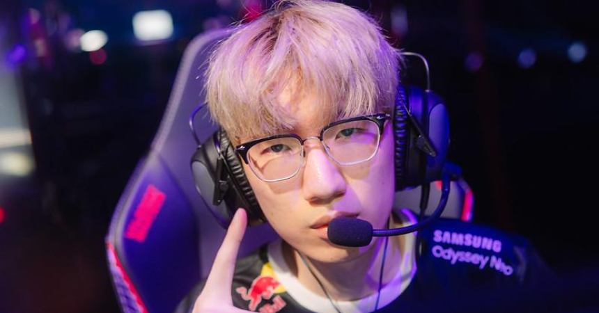 carpe with T1 at Masters Tokyo in 2023.