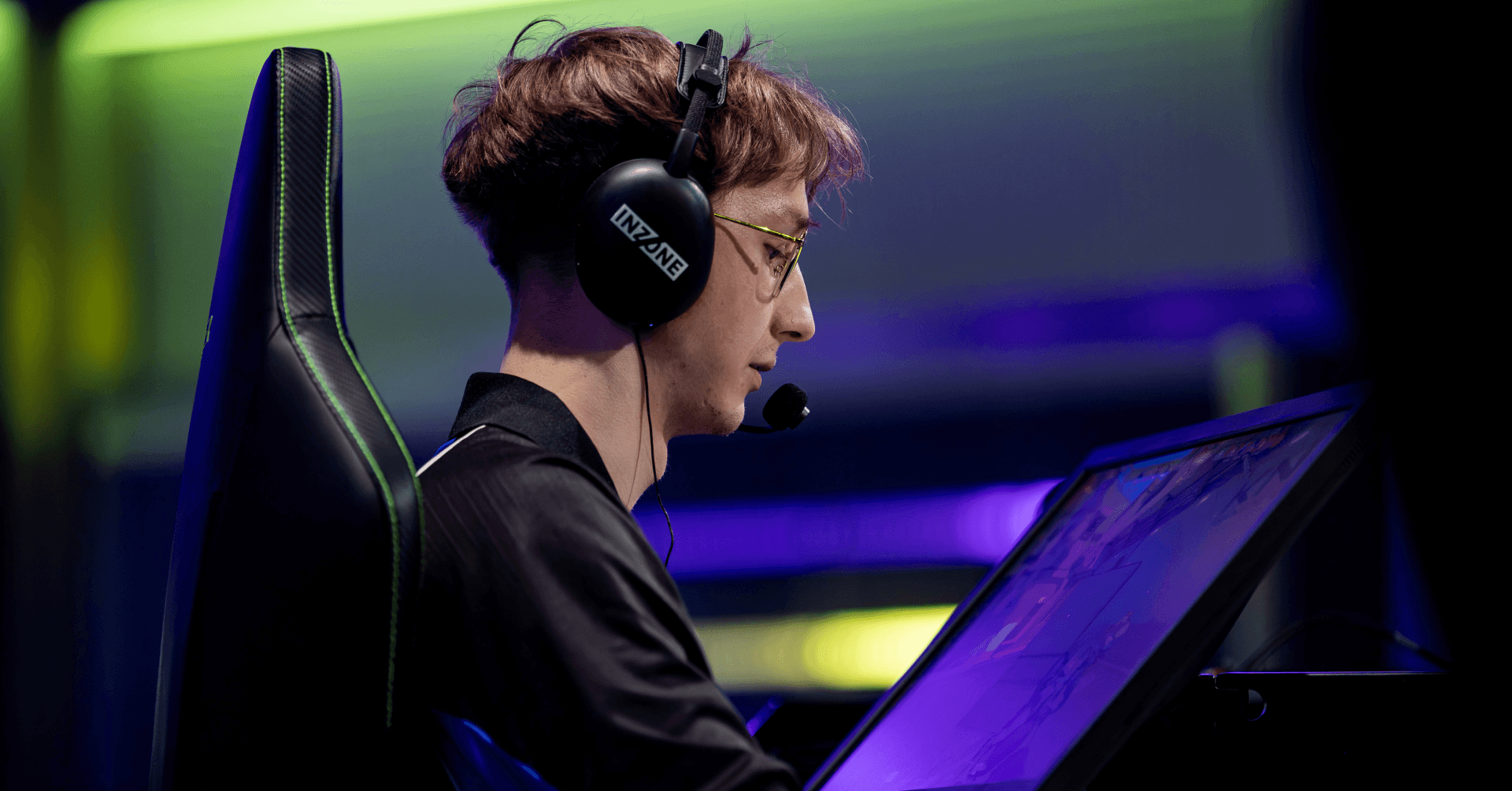 Jesse on stage with GIANTX. (Photo by Michał Konkol/Riot Games.)