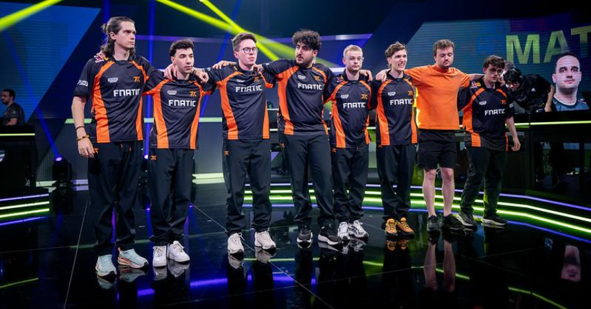 ENGH and FNATIC on stage in the Stage 2 Play-Ins.